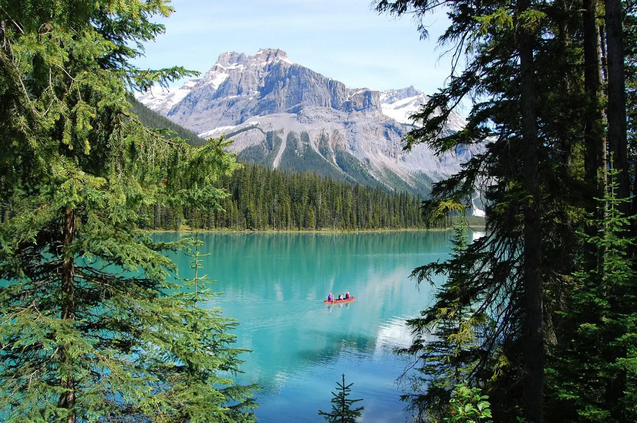 Emerald lake Yoho National Park